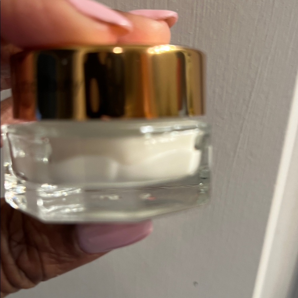 NWT Charlotte Tilbury Cream and Gold Box 0.5 fl oz $65 on there website